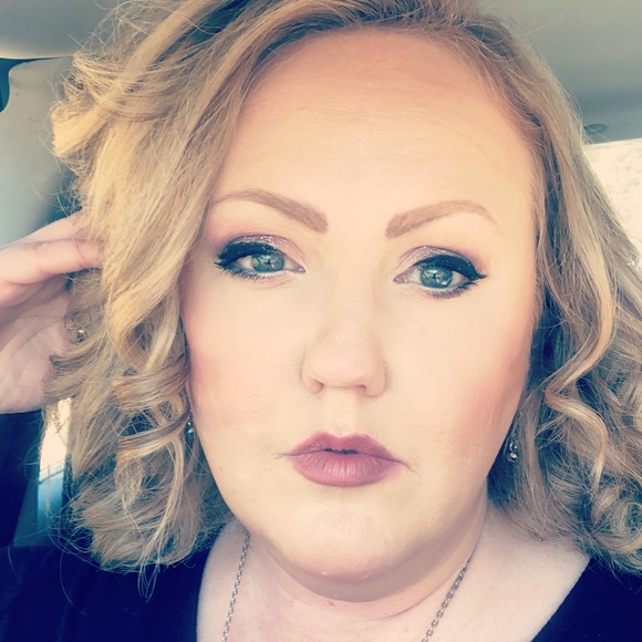 Meet your Posher, Ketti - Picture 1 of 1